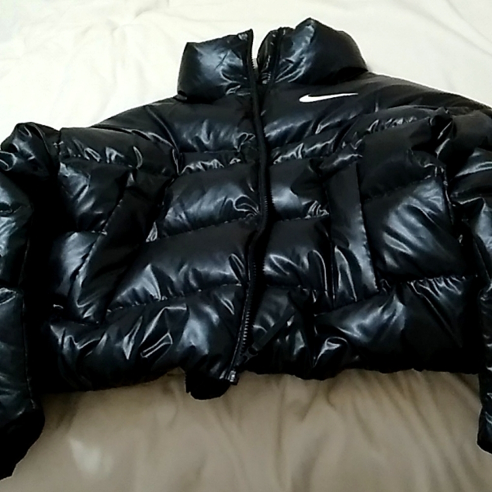 NIKE DOWN PUFFER JACKET Size M  Black